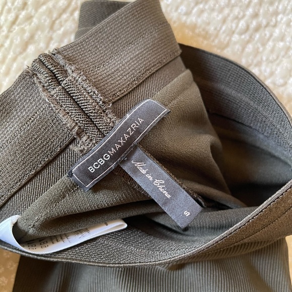 BCBG Leggings with Back Zips - Picture 4 of 7